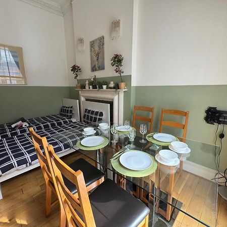 Central And Affordable Flat For 6 People In Zone 1 - Baker Street - With Breakfast Included Londýn Exteriér fotografie