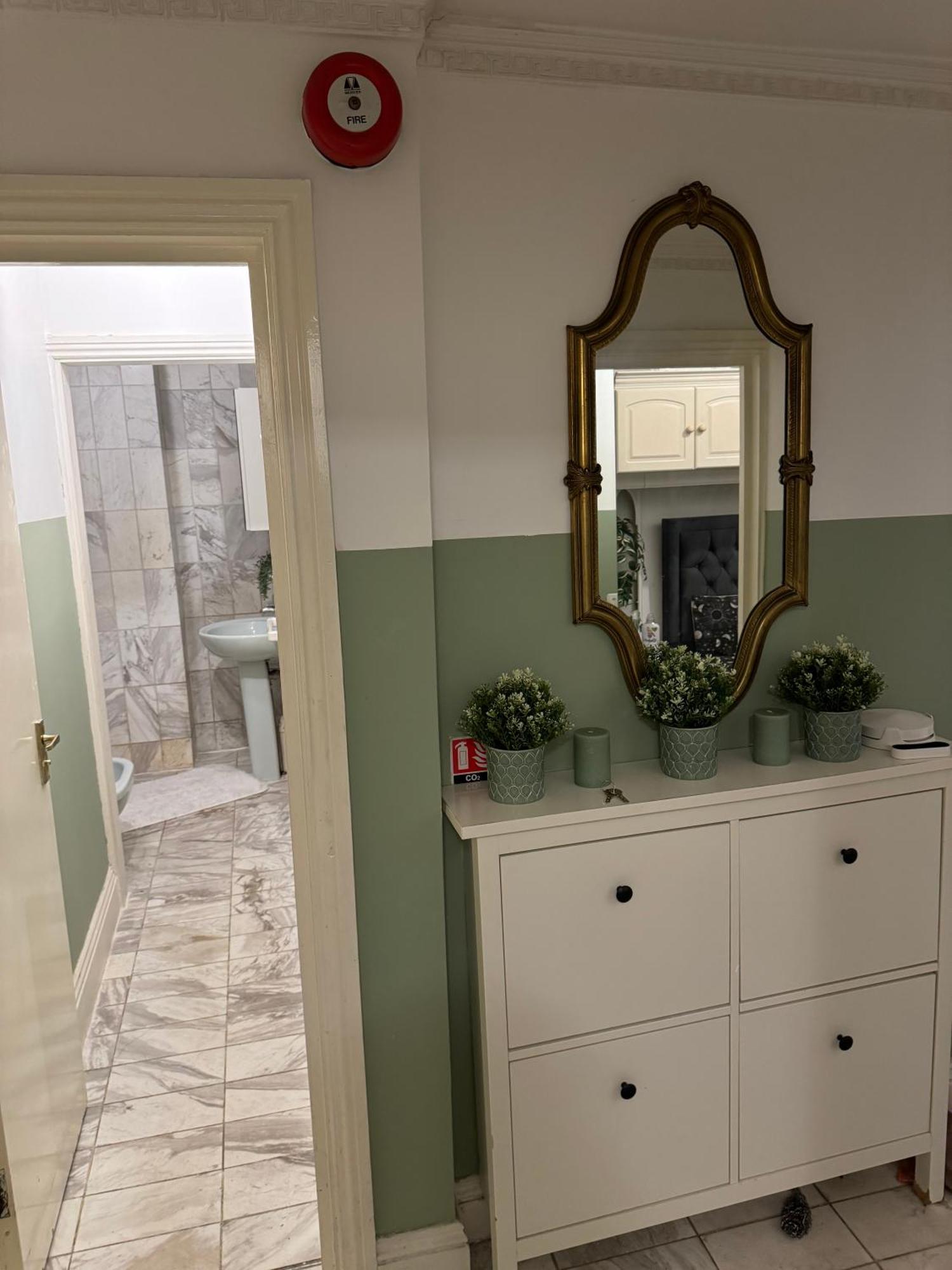Central And Affordable Flat For 6 People In Zone 1 - Baker Street - With Breakfast Included Londýn Exteriér fotografie