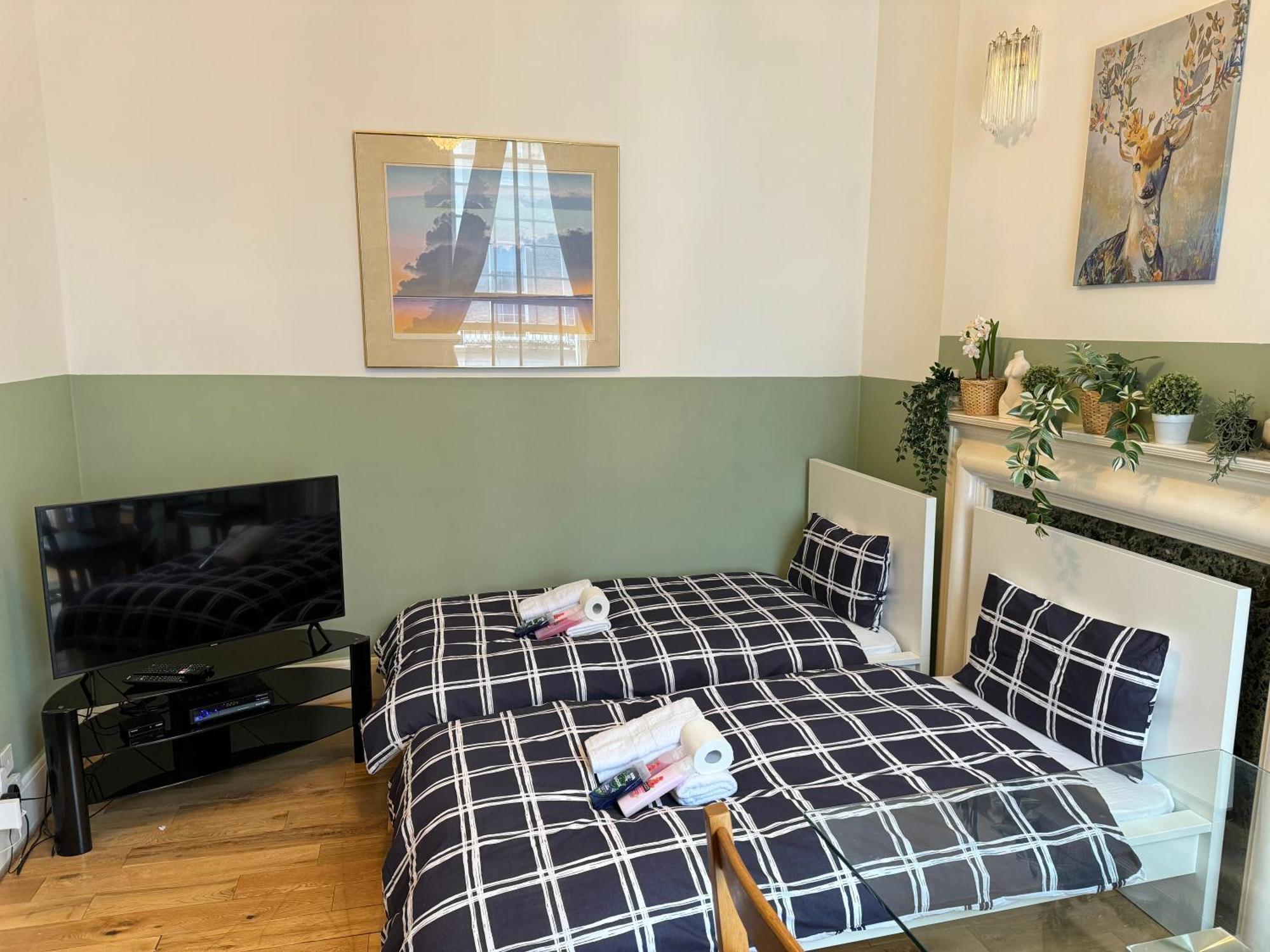 Central And Affordable Flat For 6 People In Zone 1 - Baker Street - With Breakfast Included Londýn Exteriér fotografie