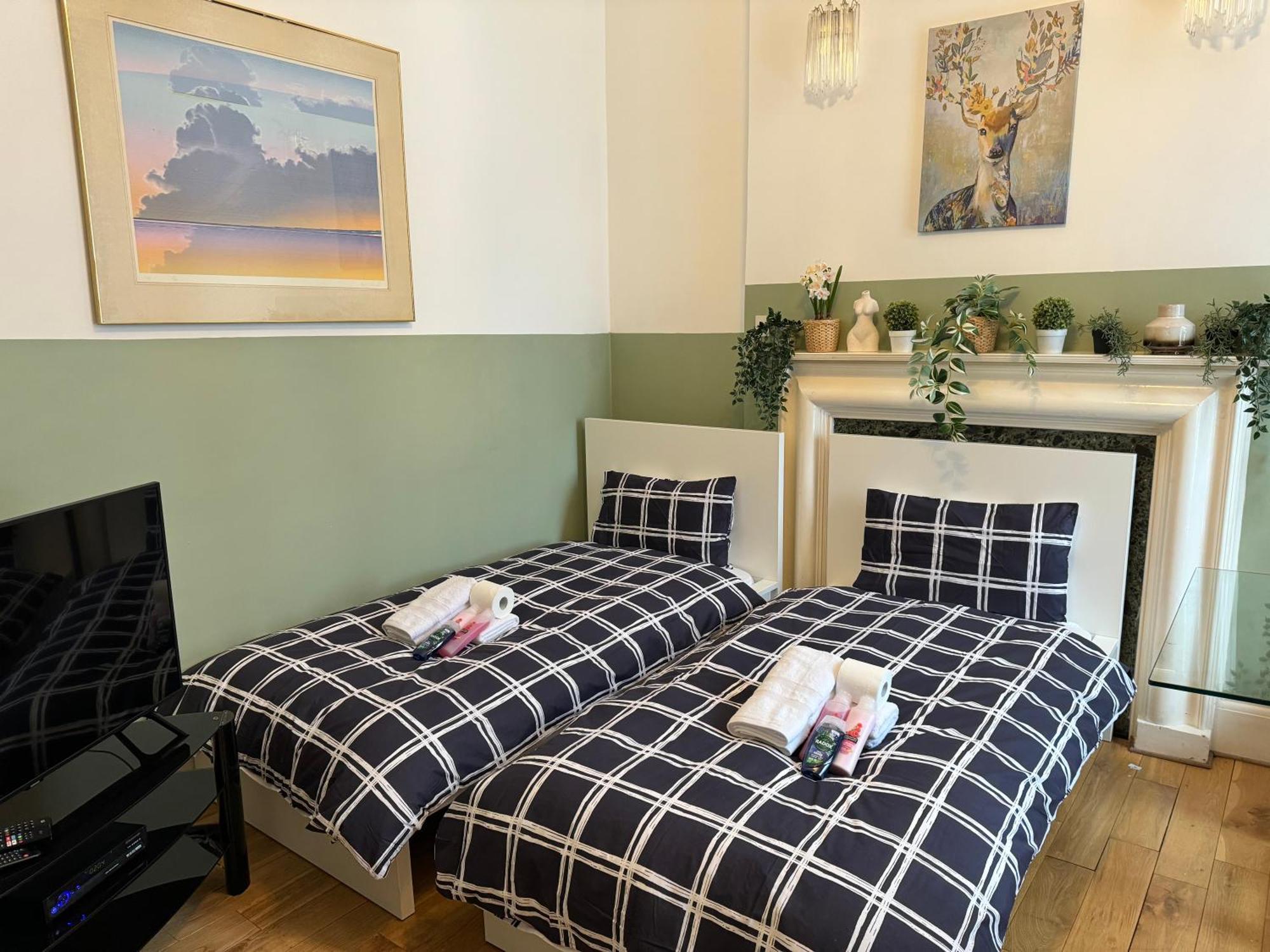 Central And Affordable Flat For 6 People In Zone 1 - Baker Street - With Breakfast Included Londýn Exteriér fotografie